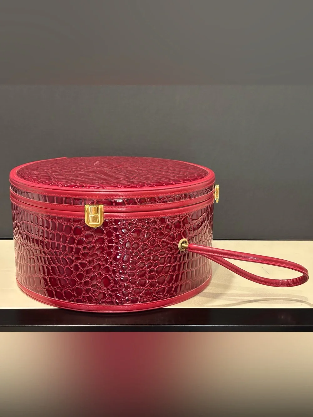 Nordstrom Red Croc-Embossed (Faux) Round Hat Box Cosmetic Case, Burgundy